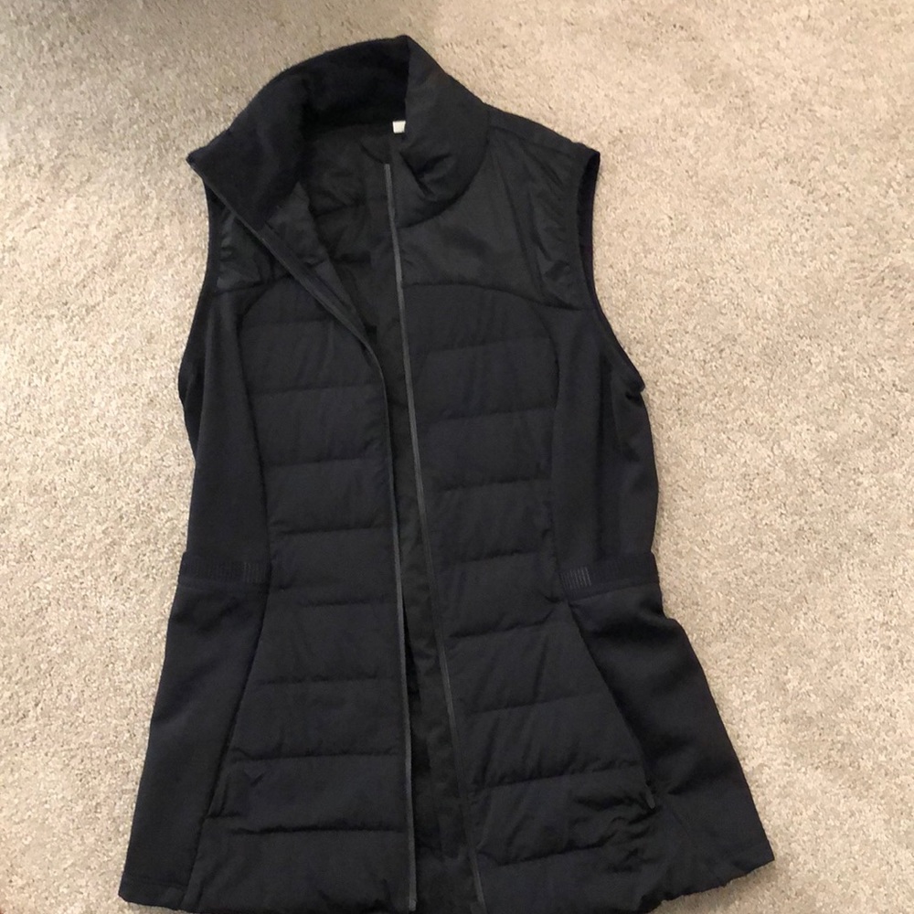Lulu Lemon size 6 black vest